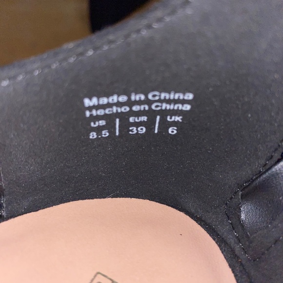 Black heels call it spring - Picture 3 of 3